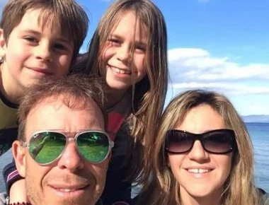 Θρήνος στην ΑΕΚ: Αποχαιρετά τον 11χρονο Αντρέα την 14χρονη Εβίτα και το μπαμπά τους Γρηγόρη (φωτό)